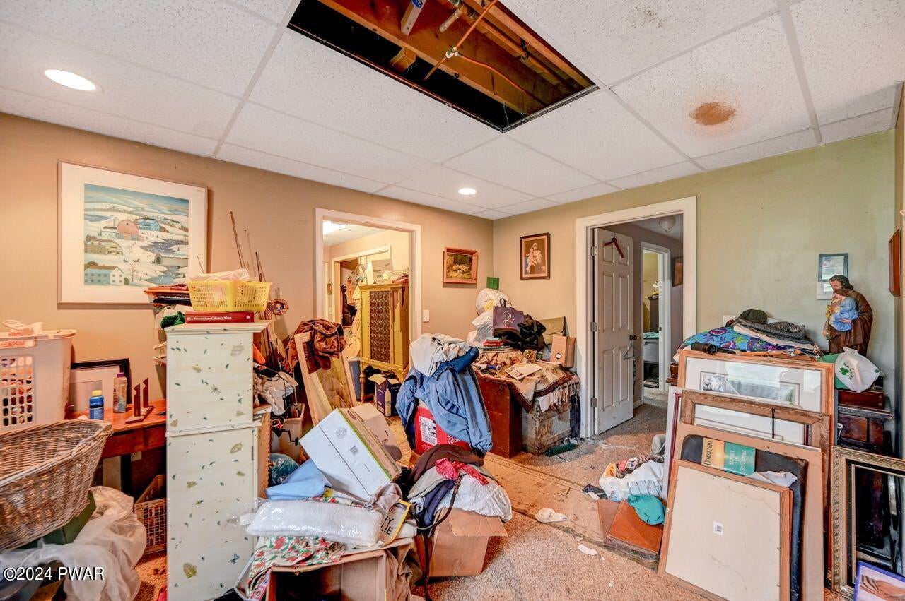 Hawley, Pennsylvania, 18428, United States, 5 Bedrooms Bedrooms, ,4 BathroomsBathrooms,Residential,For Sale,1979290