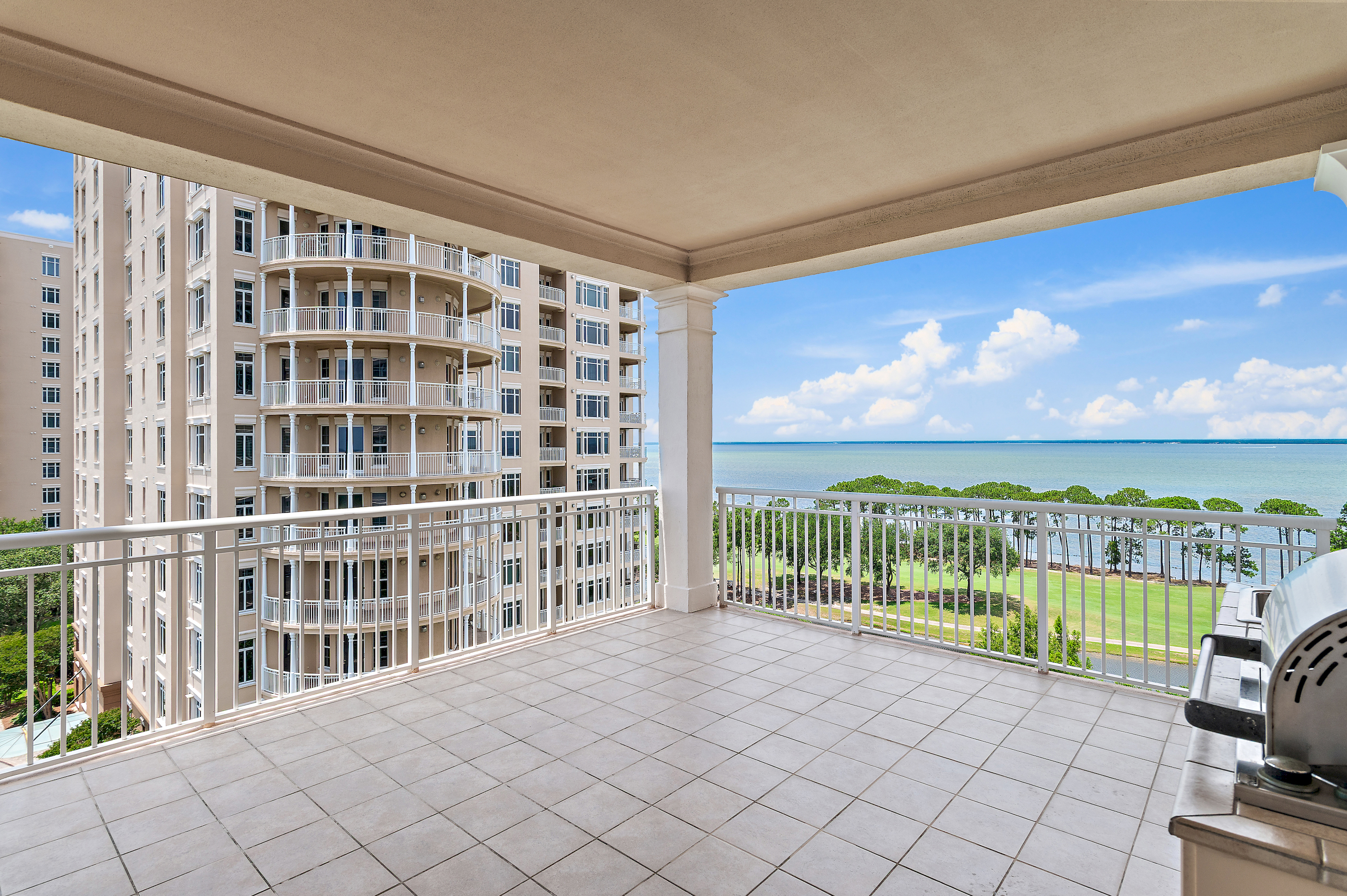  Elevated Living Overlooking The Bay in Destin