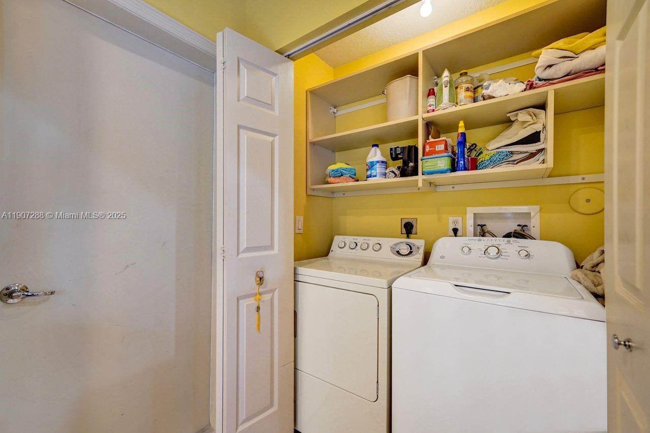 Hollywood, Florida, 33019, United States, 3 Bedrooms Bedrooms, ,3 BathroomsBathrooms,Residential,For Sale,1989592