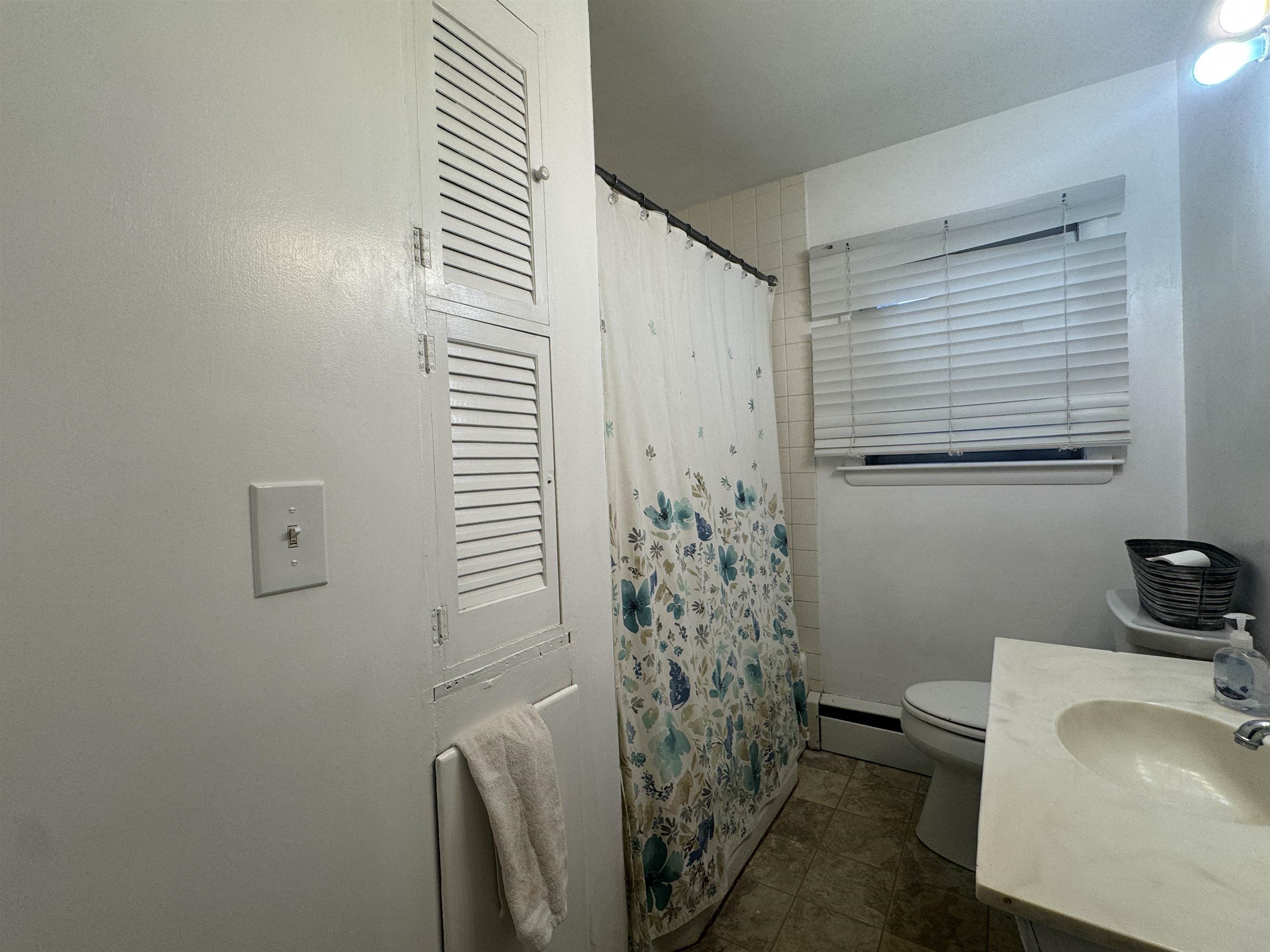 Portsmouth, New Hampshire, 03801, United States, 3 Bedrooms Bedrooms, ,1 BathroomBathrooms,Residential,For Sale,1934652