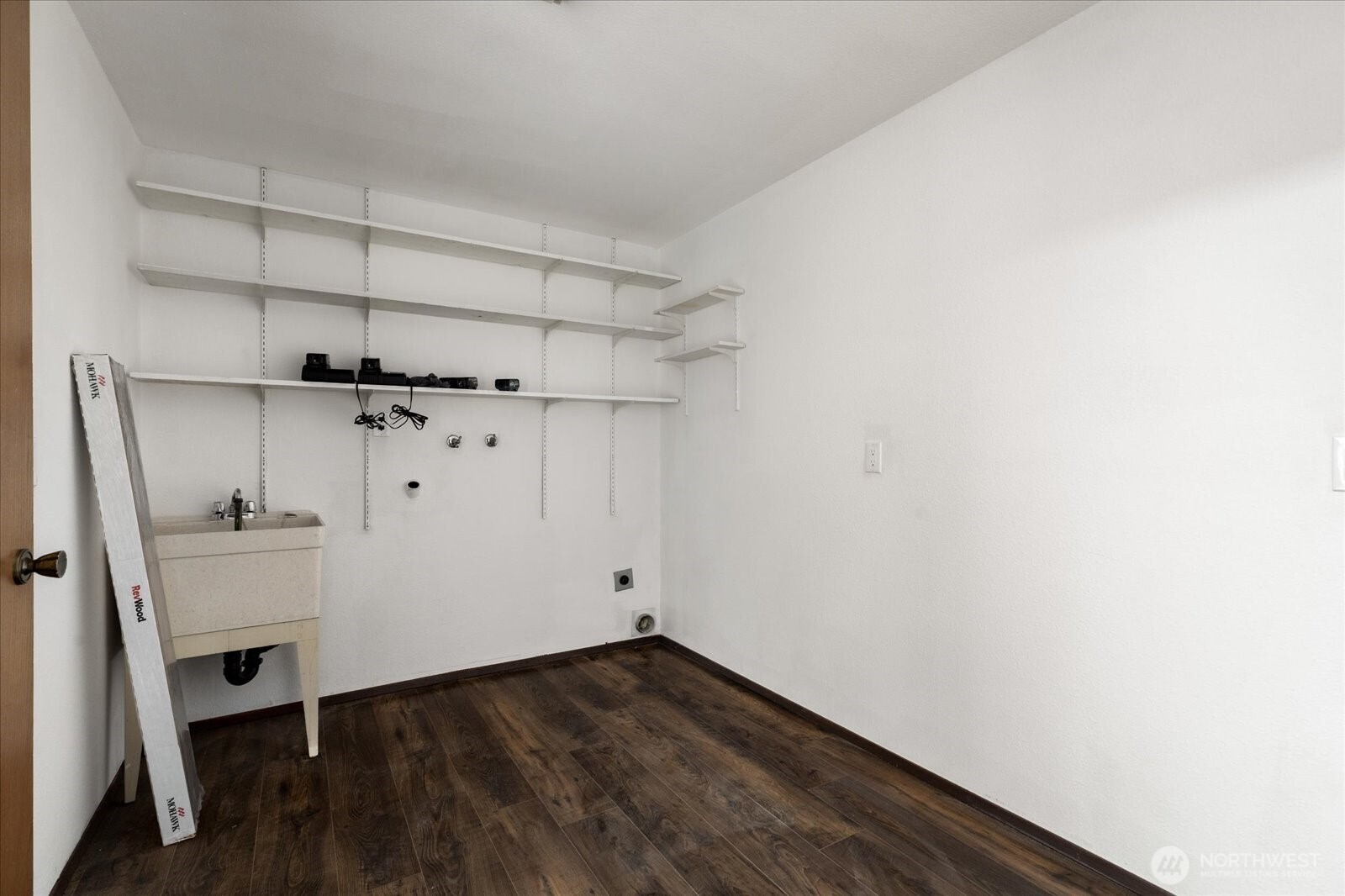 Oak Harbor, Washington, 98277, United States, 3 Bedrooms Bedrooms, ,3 BathroomsBathrooms,Residential,For Sale,1875904