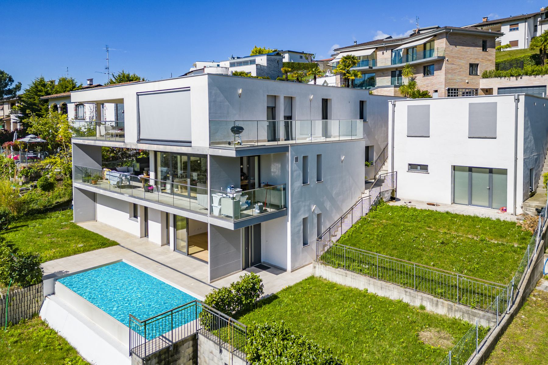  Elegant apartment with large panoramic terrace in exclusive residence - 物件實景