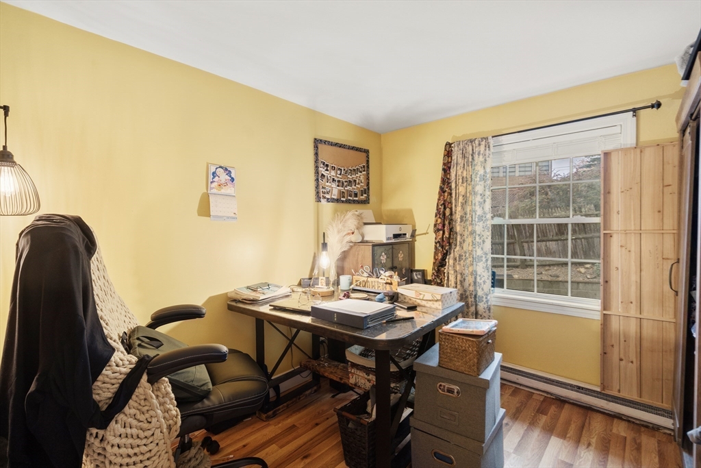 Marlborough, Massachusetts, 01752, United States, 3 Bedrooms Bedrooms, ,2 BathroomsBathrooms,Residential,For Sale,1968899