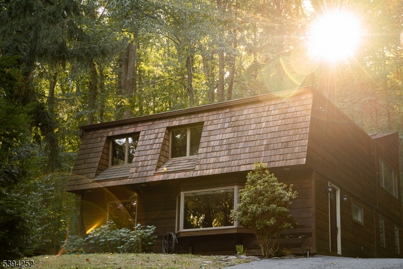 Lebanon Twp., New Jersey, 08826, United States, 3 Bedrooms Bedrooms, ,2 BathroomsBathrooms,Residential,For Sale,1972672