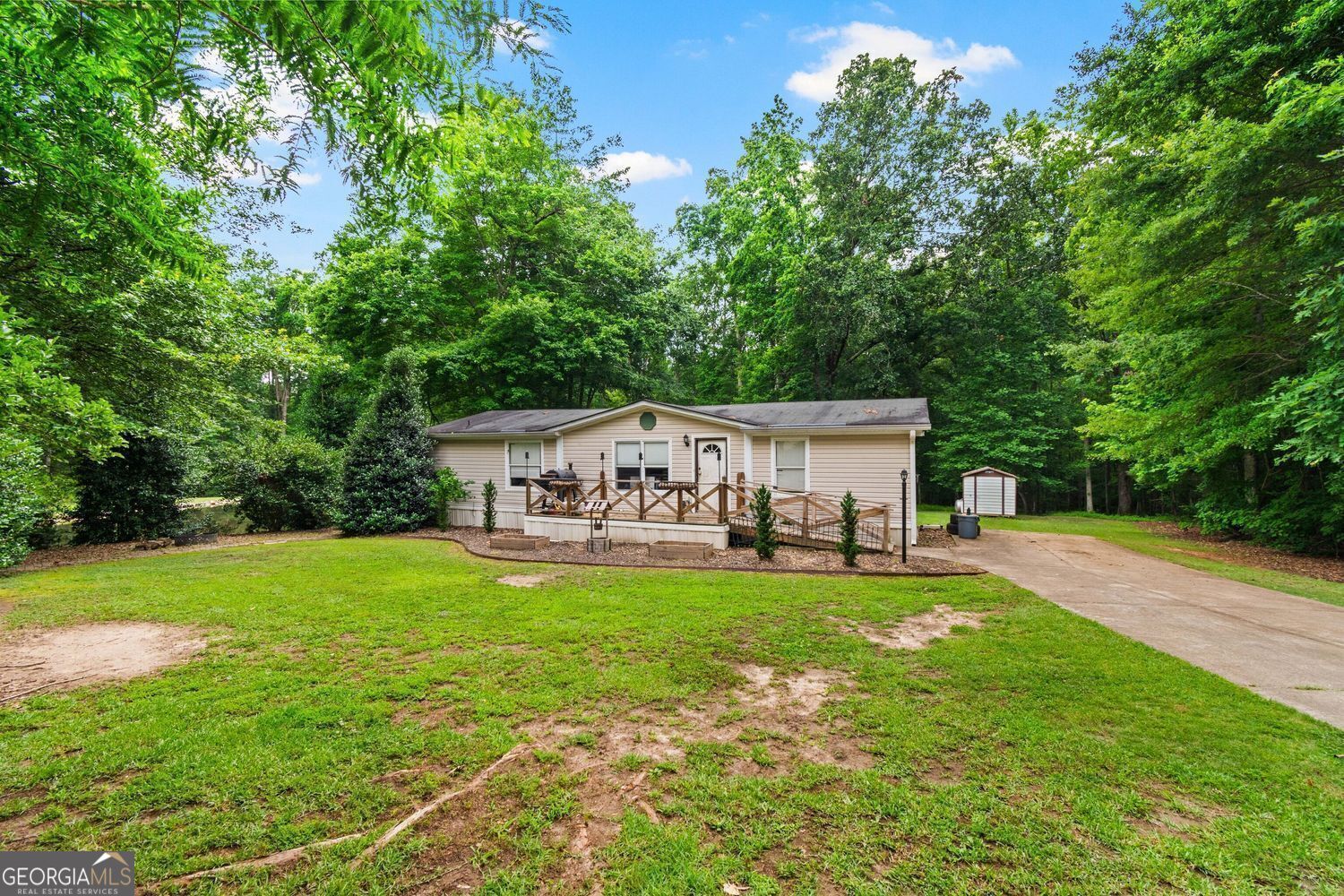 Cumming, Georgia, 30028, United States, 4 Bedrooms Bedrooms, ,5 BathroomsBathrooms,Residential,For Sale,1859105