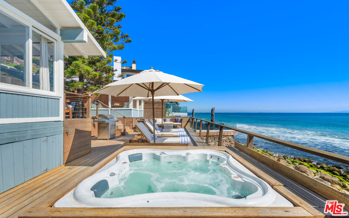 Malibu, California, 90265, United States, 3 Bedrooms Bedrooms, ,2 BathroomsBathrooms,Residential,For Sale,1992051