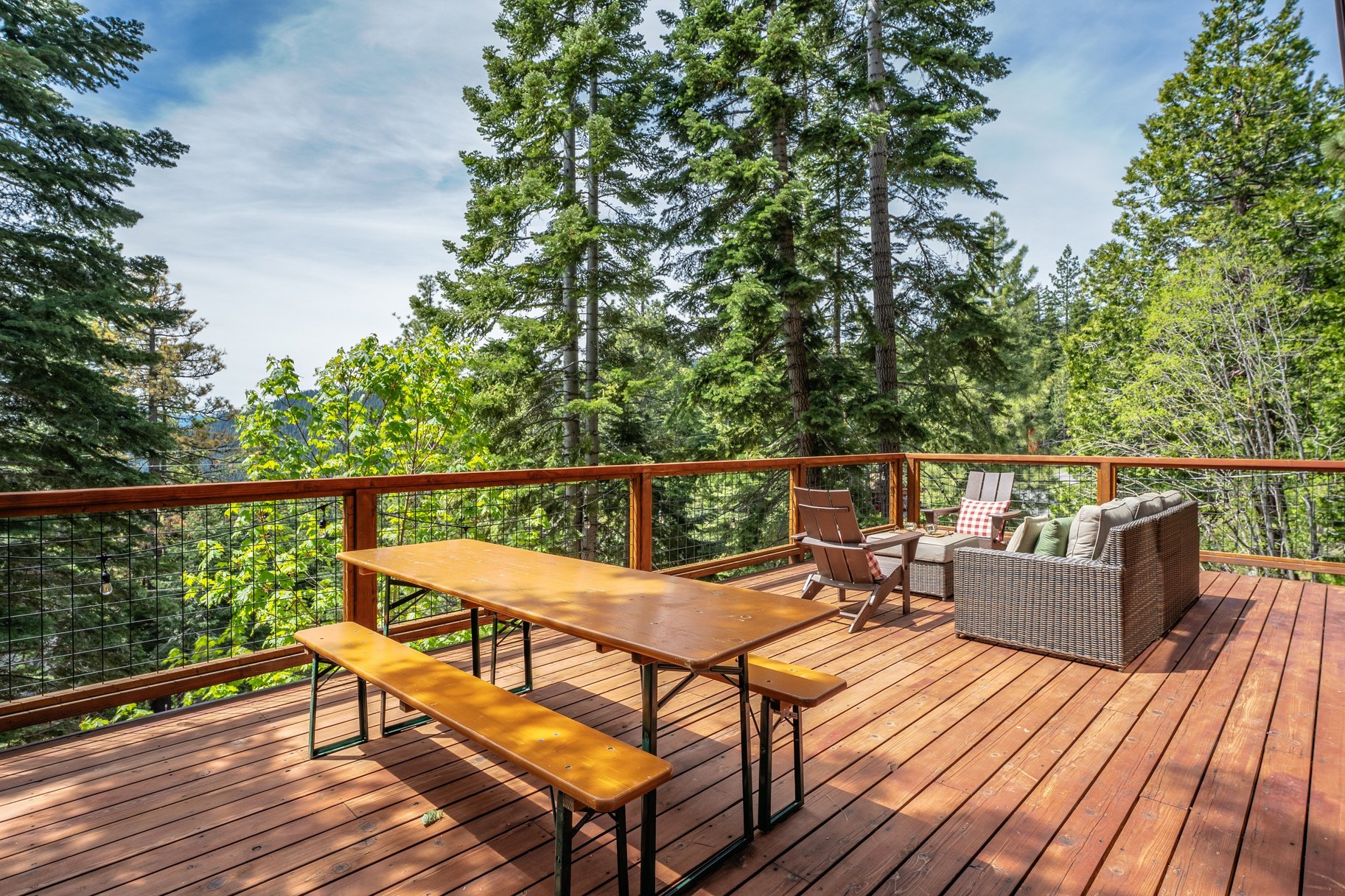  Iconic, Updated A-frame Steps from Trails with Private Beach Membership - 物件實景