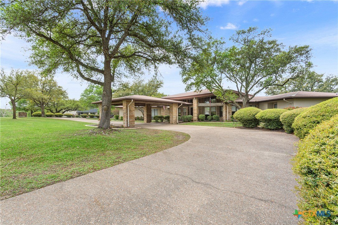 Salado, Texas, 76571, United States, 4 Bedrooms Bedrooms, ,7 BathroomsBathrooms,Residential,For Sale,1977249