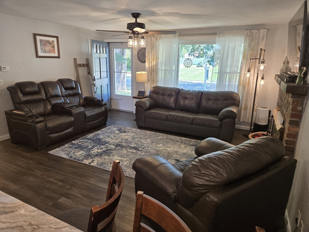 Brockton, Massachusetts, 02301, United States, 3 Bedrooms Bedrooms, ,1 BathroomBathrooms,Residential,For Sale,1895506