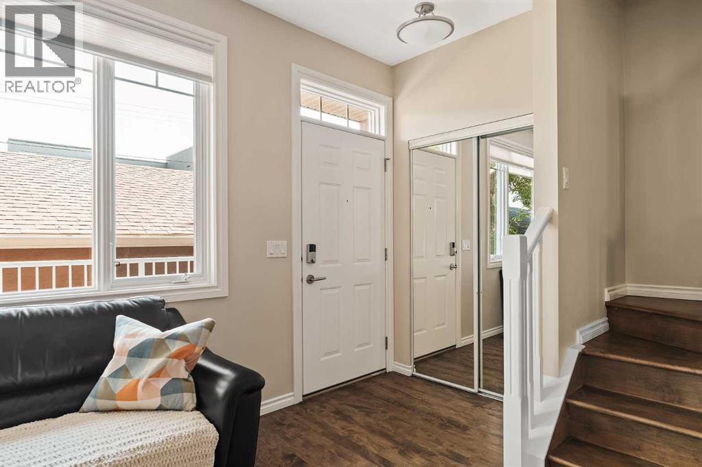 CALGARY, Alberta, T3E 2M9, CA, 2 Bedrooms Bedrooms, ,2 BathroomsBathrooms,Residential,For Sale,1949798