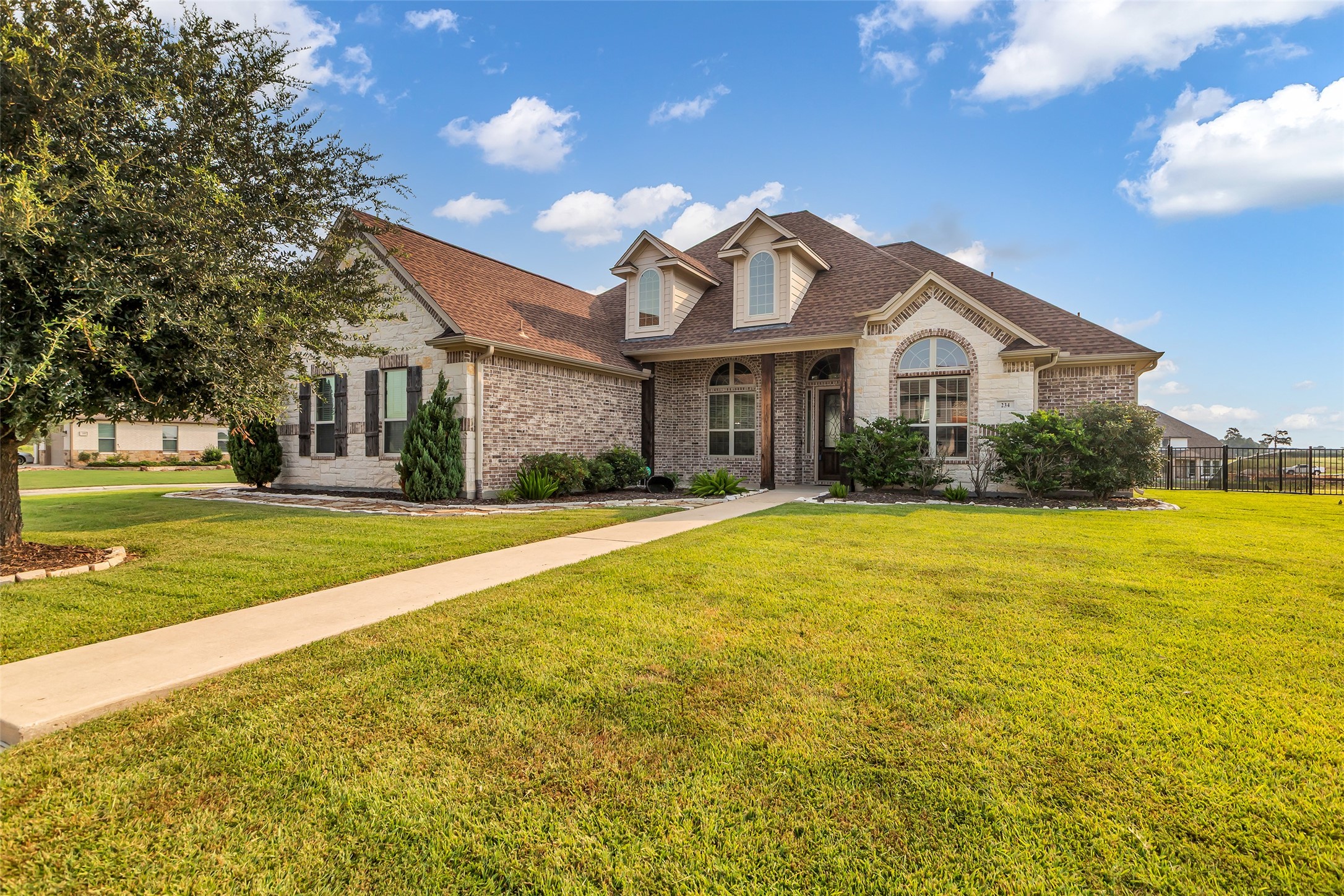 Montgomery, Texas, 77356, United States, 4 Bedrooms Bedrooms, ,4 BathroomsBathrooms,Residential,For Sale,1911763