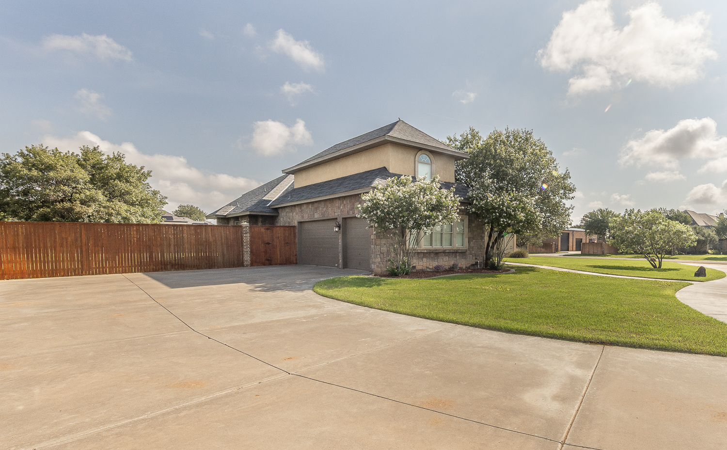 Lubbock, Texas, 79424, United States, 4 Bedrooms Bedrooms, ,4 BathroomsBathrooms,Residential,For Sale,1901178