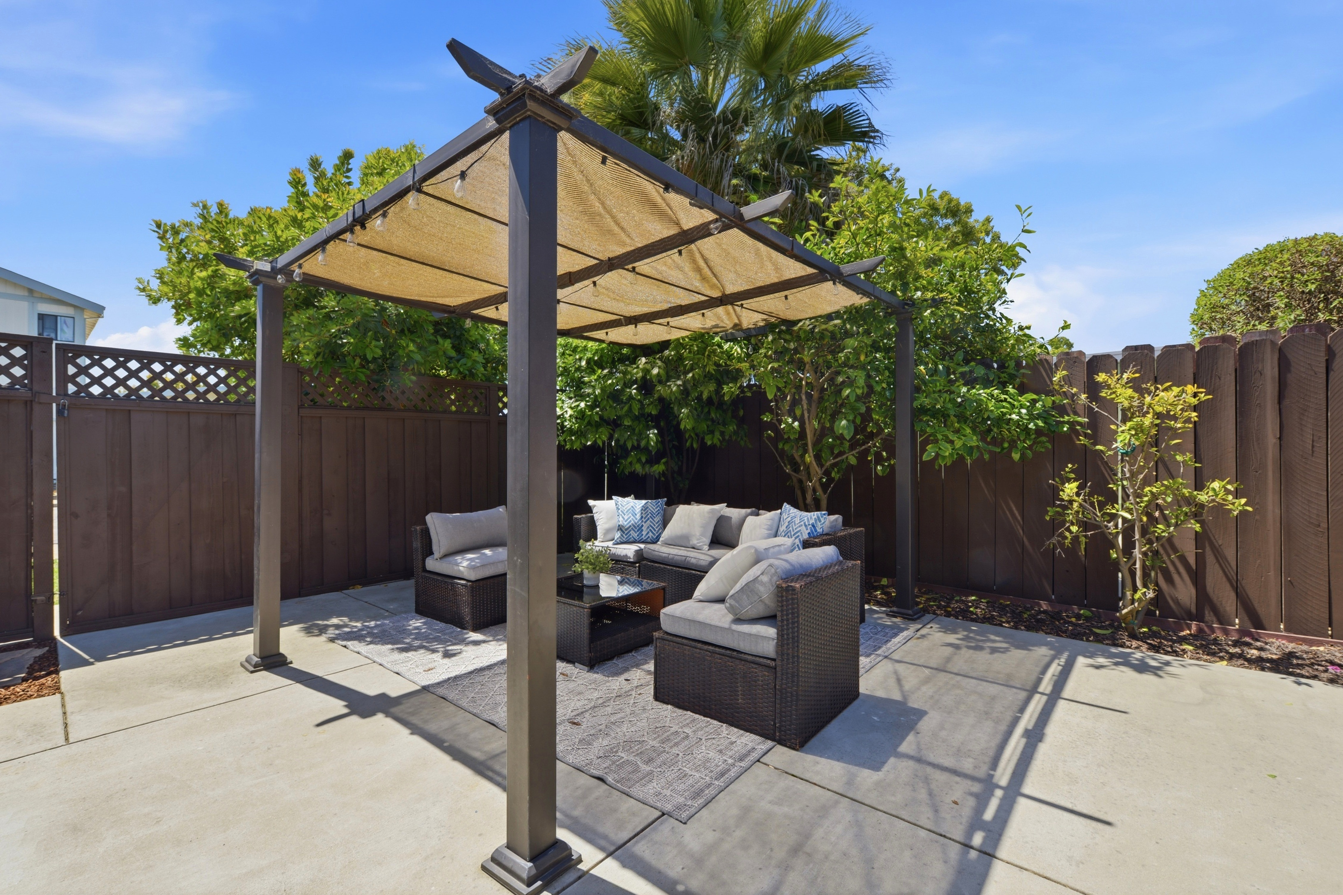  Beautifully Updated Home for an Indoor/Outdoor Lifestyle - 物件實景