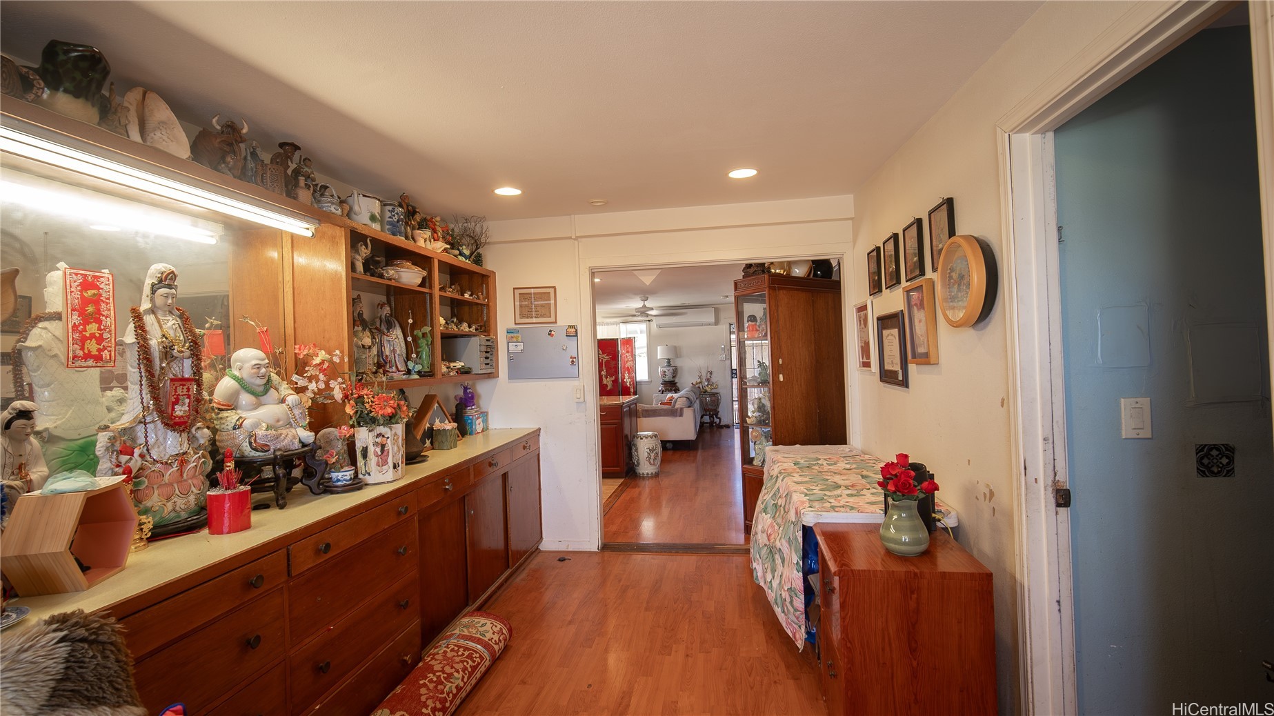 Honolulu, Hawaii, 96815, United States, 5 Bedrooms Bedrooms, ,3 BathroomsBathrooms,Residential,For Sale,1994650