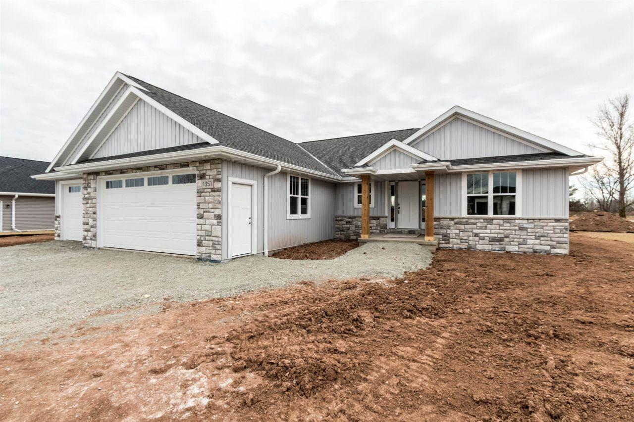 DE PERE, Wisconsin, 54115, United States, 3 Bedrooms Bedrooms, ,3 BathroomsBathrooms,Residential,For Sale,1695788