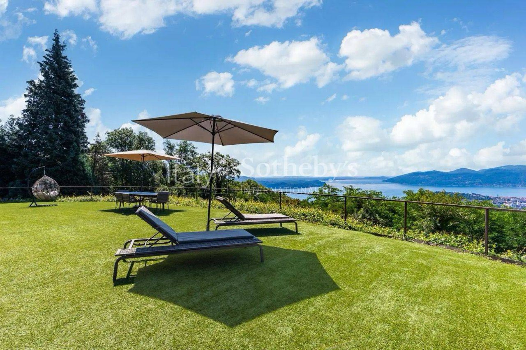  Exclusive modern villa with panoramic lake views and spa - 物件實景