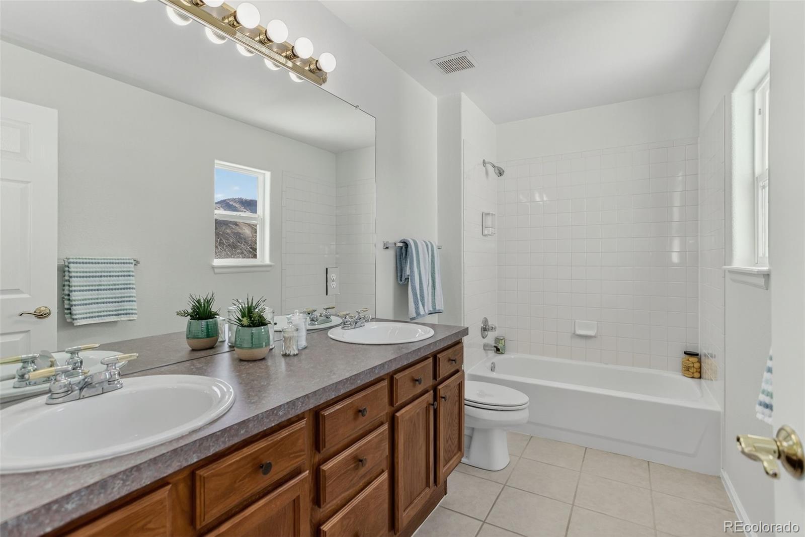 Golden, Colorado, 80403, United States, 3 Bedrooms Bedrooms, ,3 BathroomsBathrooms,Residential,For Sale,1988372