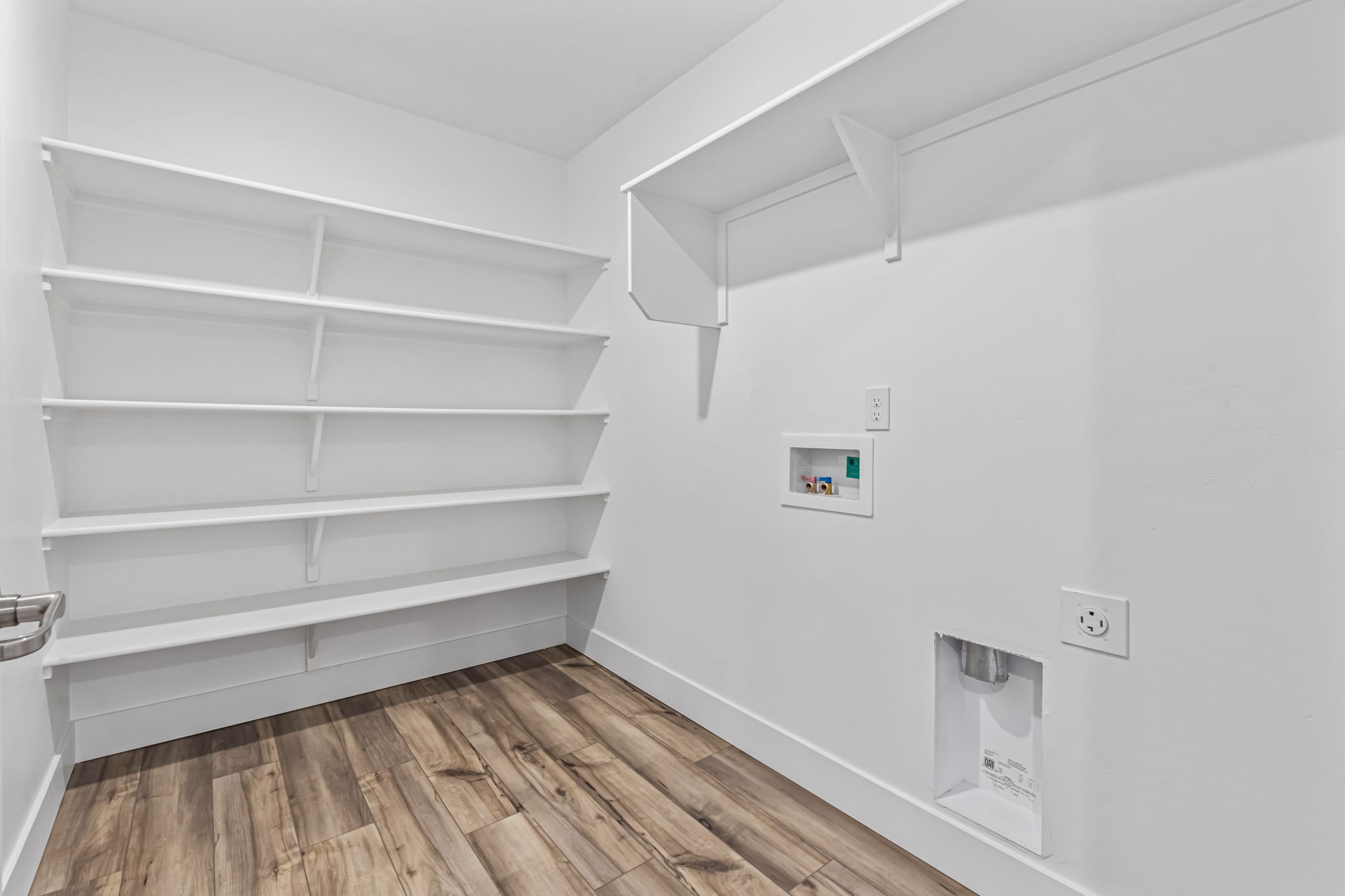 Caldwell, Idaho, 83607, United States, 4 Bedrooms Bedrooms, ,3 BathroomsBathrooms,Residential,For Sale,2005985