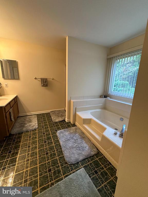 Stafford, Virginia, 22554, United States, 5 Bedrooms Bedrooms, ,3 BathroomsBathrooms,Residential,For Sale,1930374