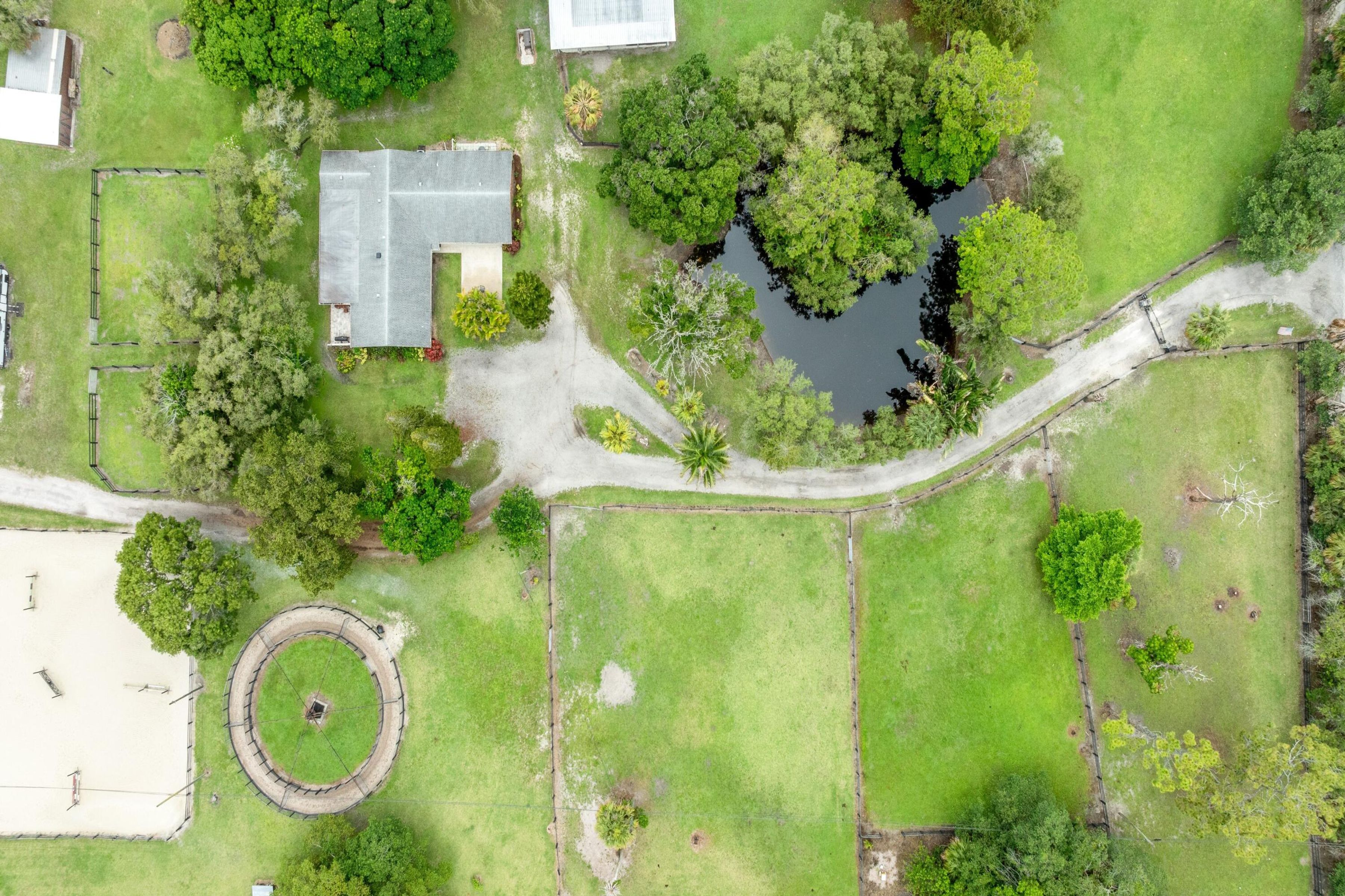  14536 North Road - 物件實景