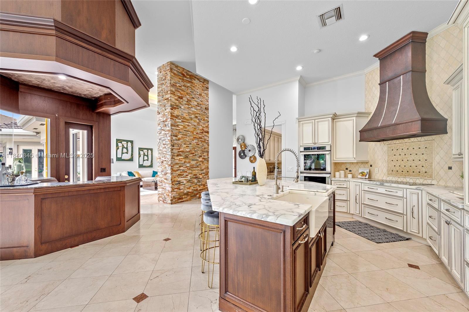 Weston, Florida, 33332, United States, 5 Bedrooms Bedrooms, ,6 BathroomsBathrooms,Residential,For Sale,1896752