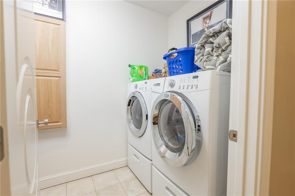 Cranston, Rhode Island, 02921, United States, 3 Bedrooms Bedrooms, ,3 BathroomsBathrooms,Residential,For Sale,1887248