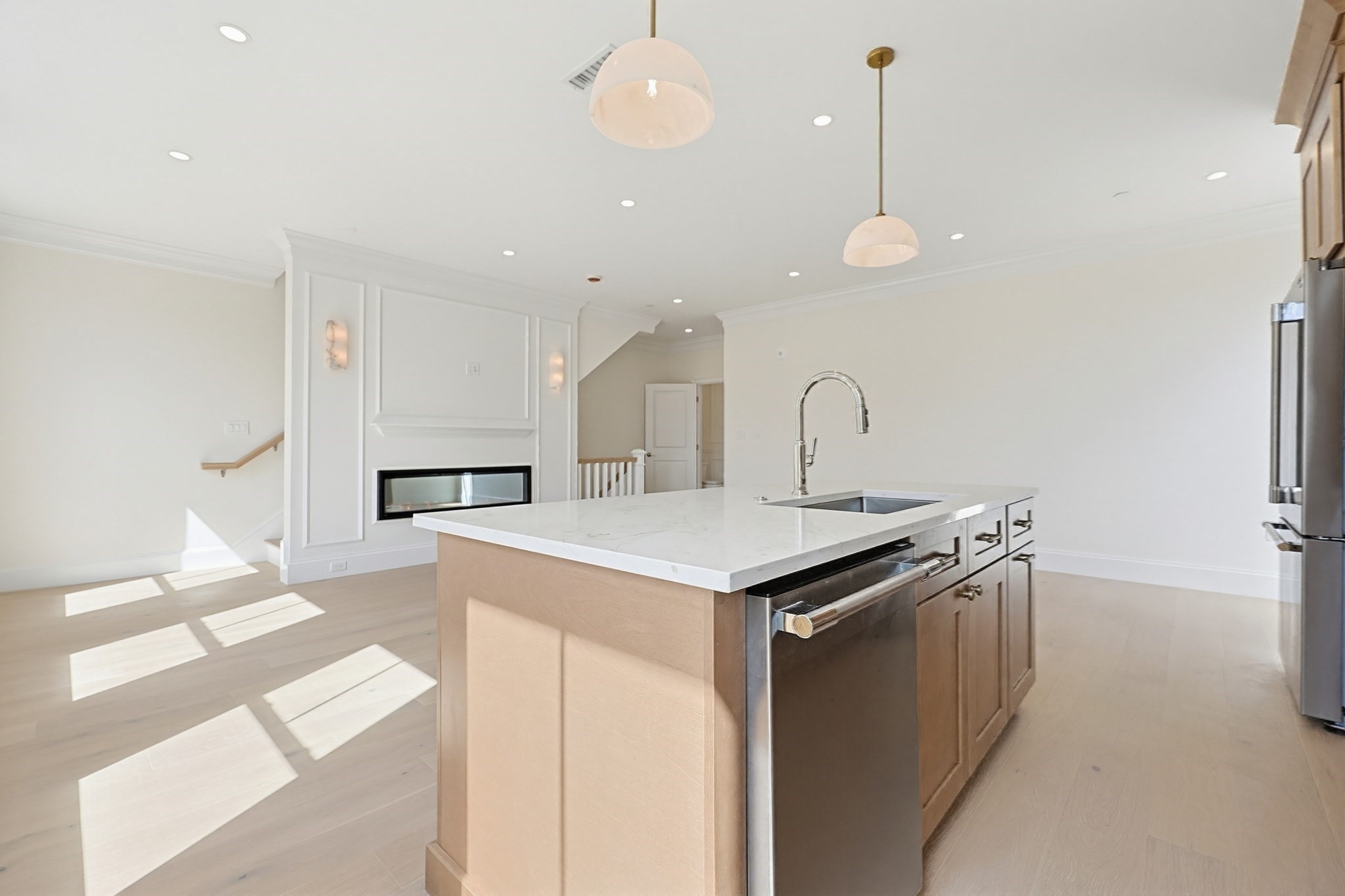 Brighton, Massachusetts, 02135, United States, 4 Bedrooms Bedrooms, ,4 BathroomsBathrooms,Residential,For Sale,2030744