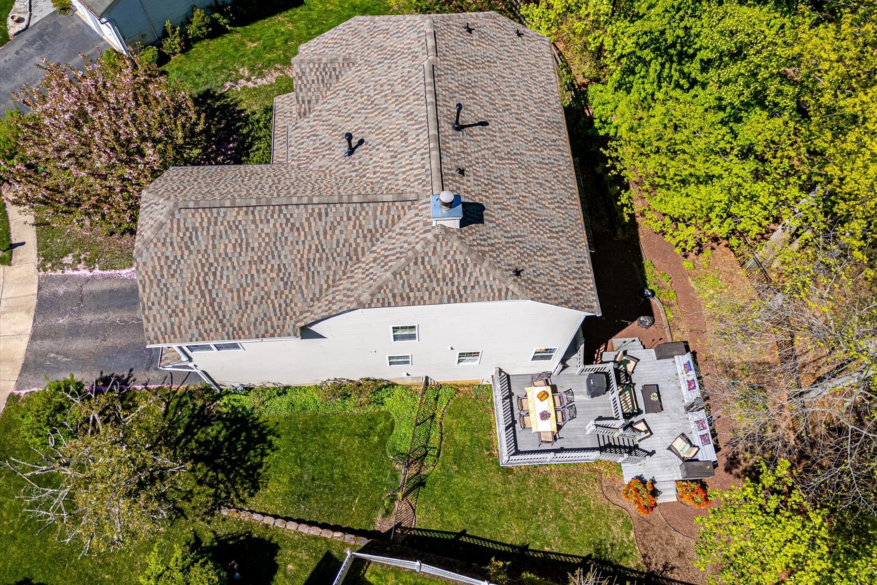  87 Queensbury Court - 物件實景