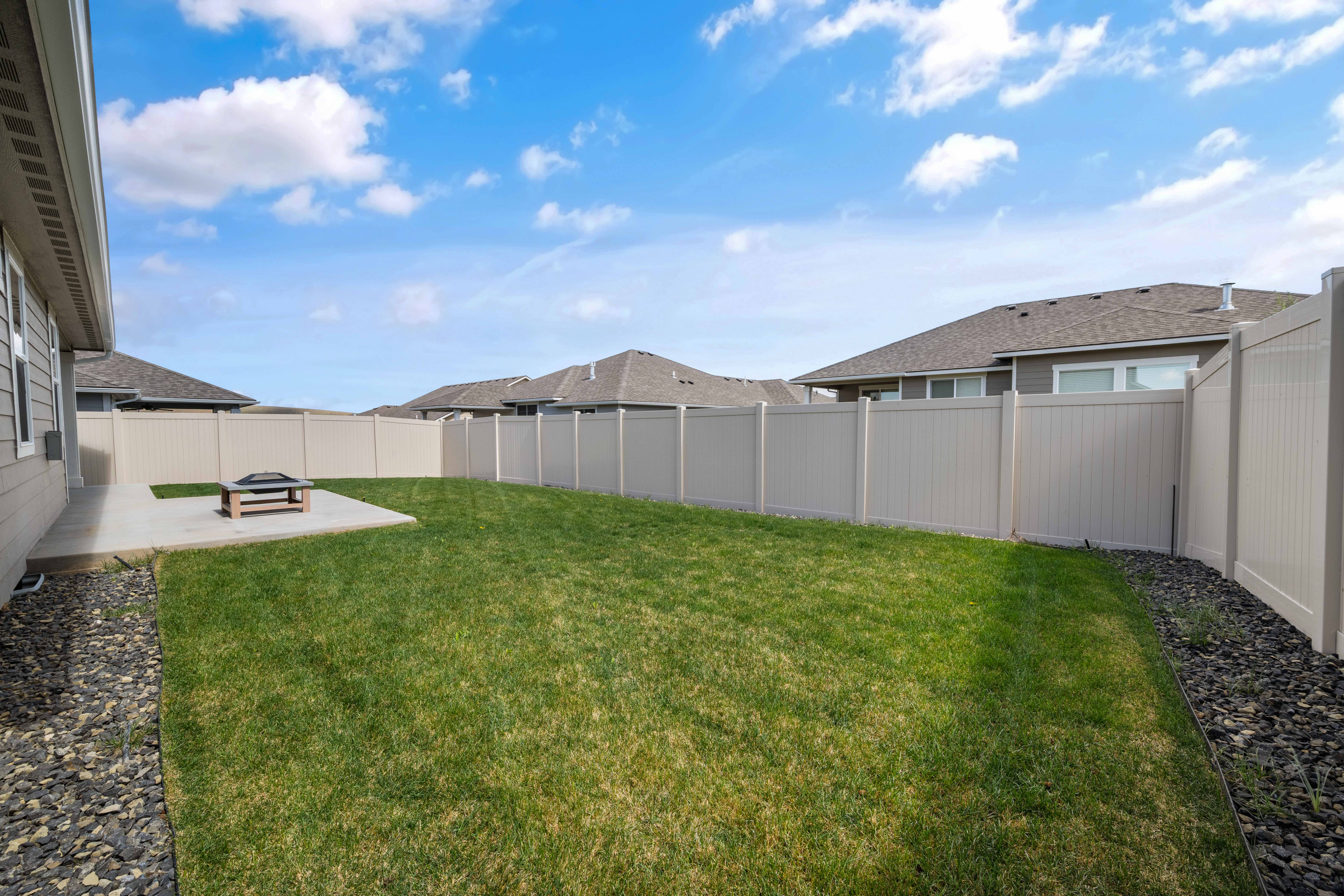  55+ Low Maintenance Living - 物件實景