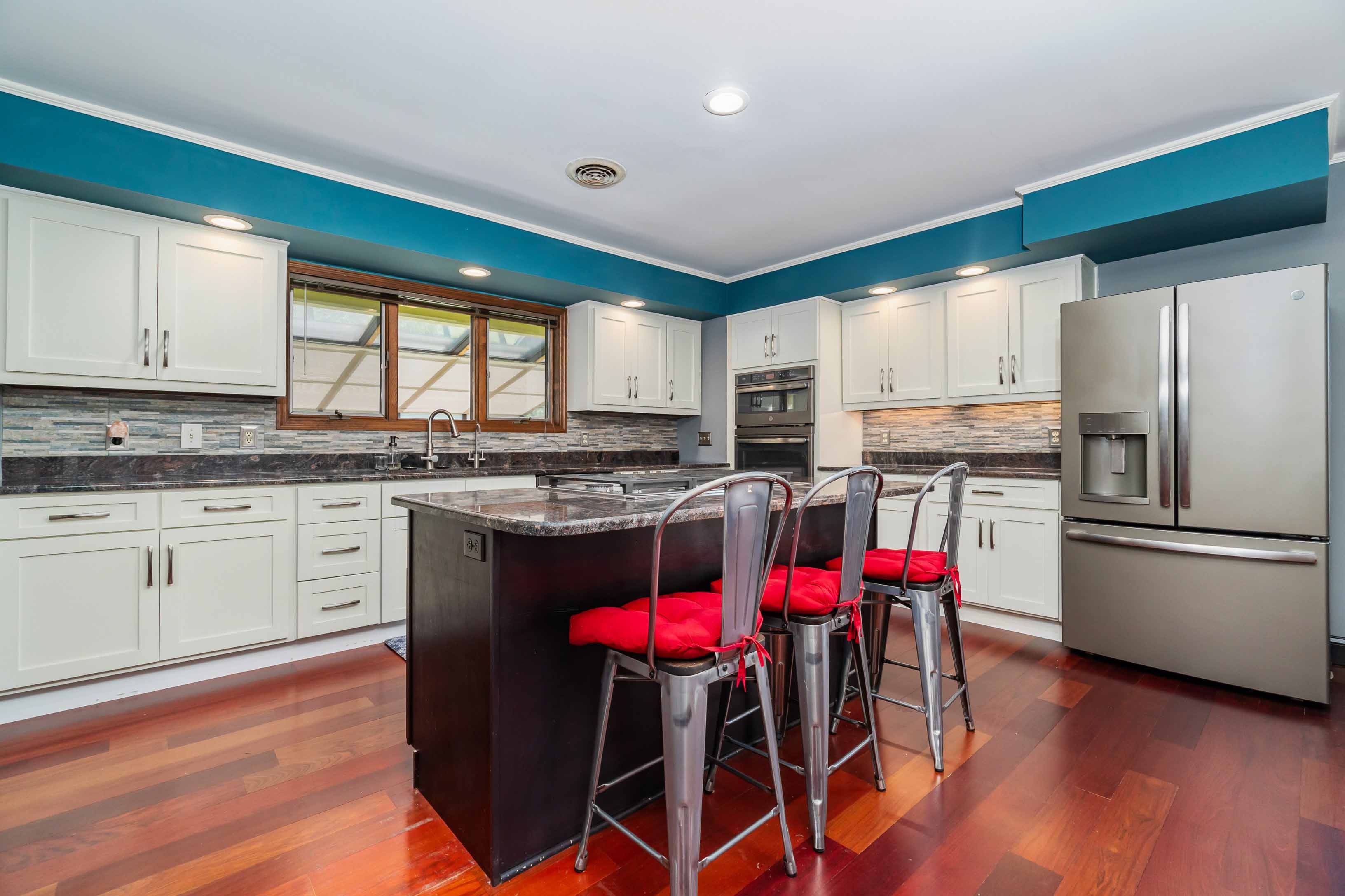 Oriental, North Carolina, 28571, United States, 2 Bedrooms Bedrooms, ,3 BathroomsBathrooms,Residential,For Sale,1943543