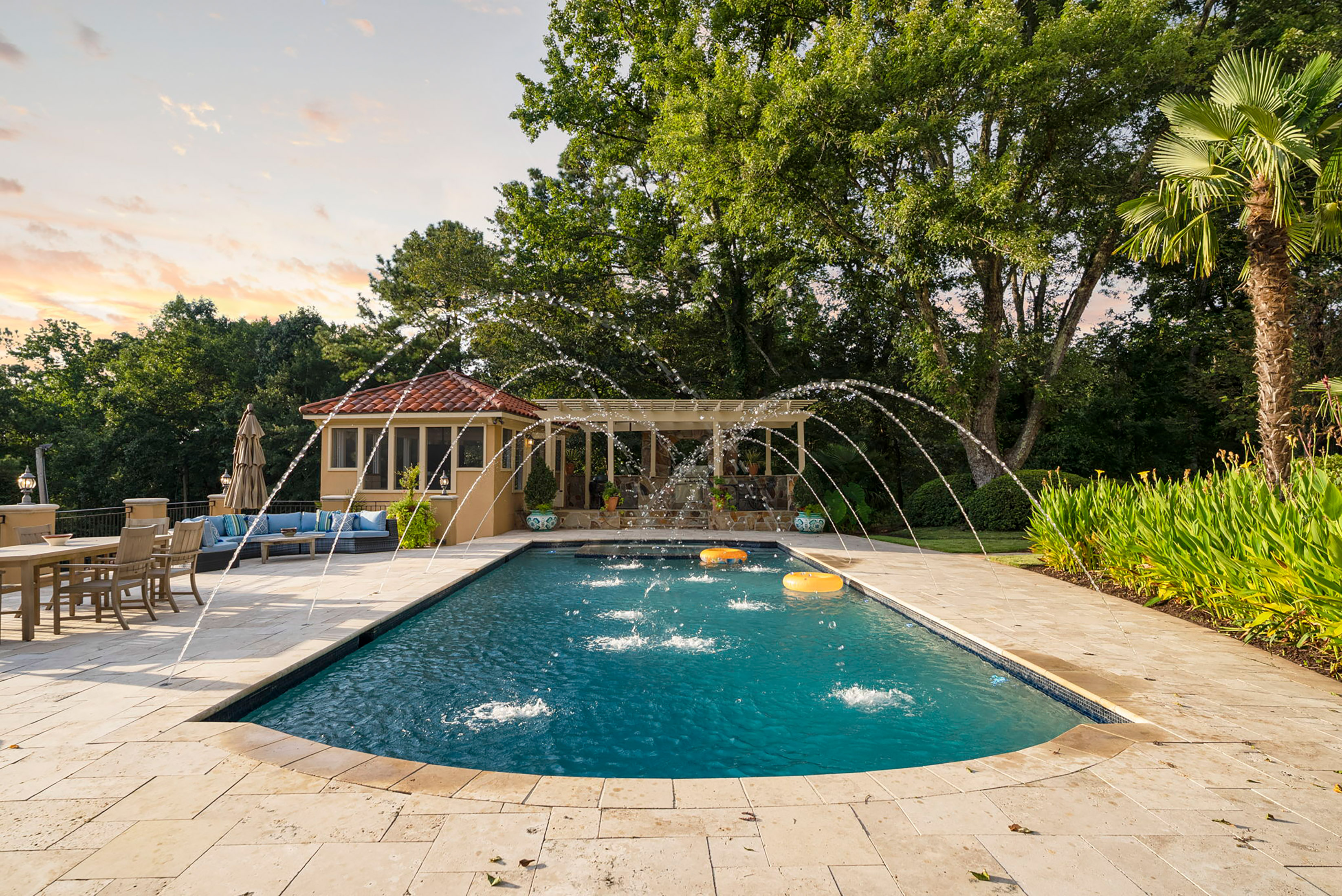  Remarkable Spanish-style Estate on 3.8+/- Private Acres - 物件實景