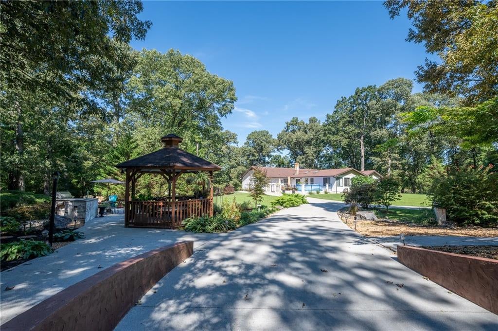 Calhoun, Georgia, 30701, United States, 3 Bedrooms Bedrooms, ,3 BathroomsBathrooms,Residential,For Sale,1980675