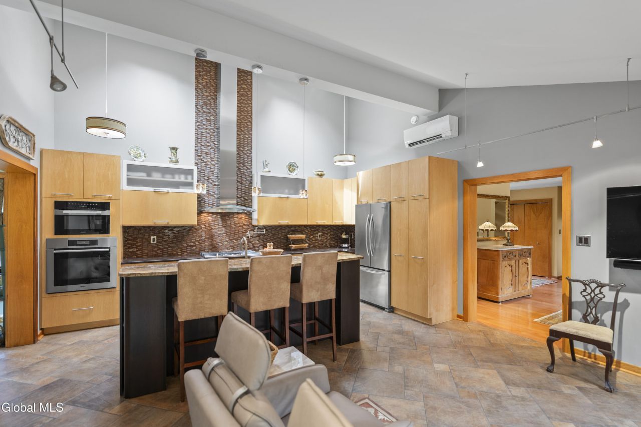Coeymans Hollow, New York, 12046, United States, 4 Bedrooms Bedrooms, ,3 BathroomsBathrooms,Residential,For Sale,1907699