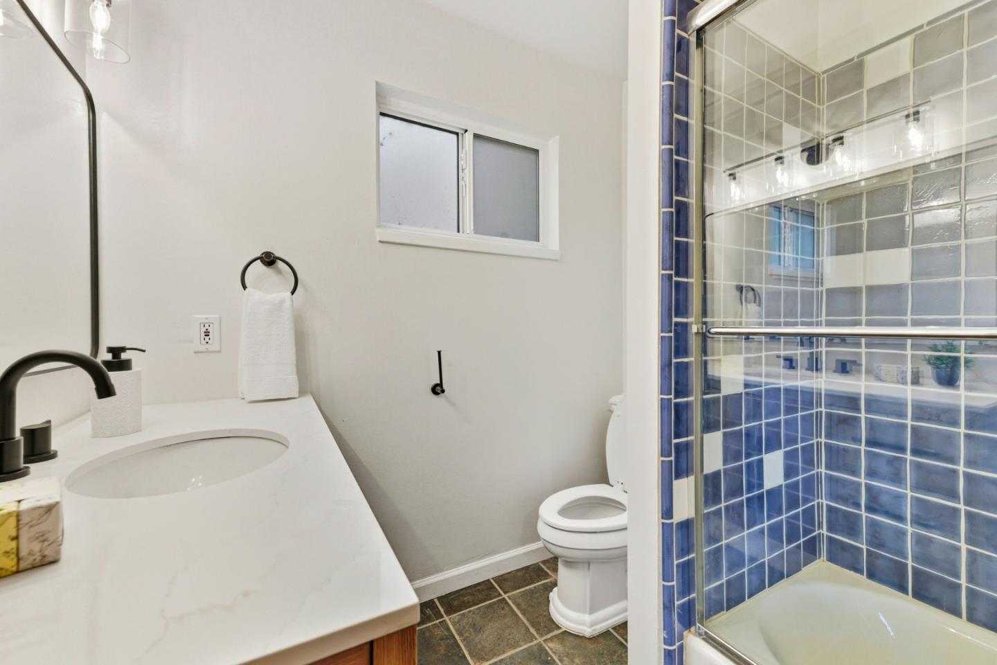 Oakland, California, 94610, United States, 4 Bedrooms Bedrooms, ,4 BathroomsBathrooms,Residential,For Sale,1987505