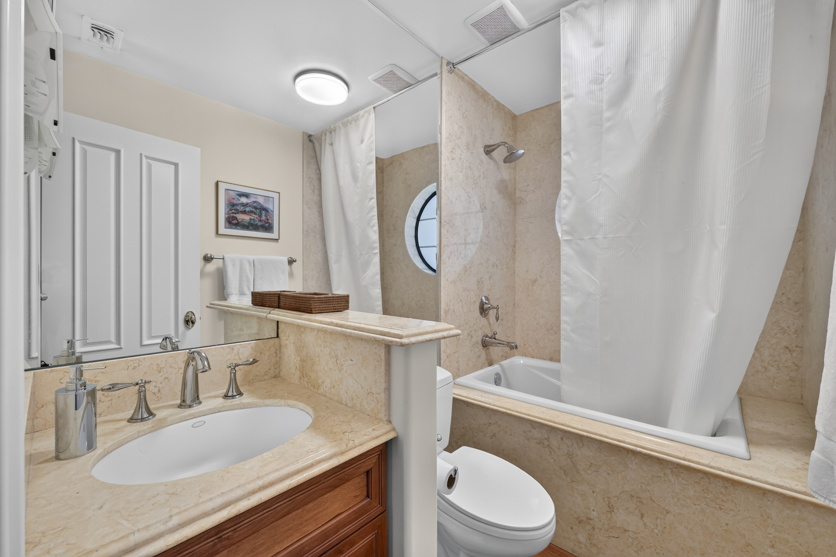  1073 Harrington Way, Carmichael, CA 95608 - 物件實景