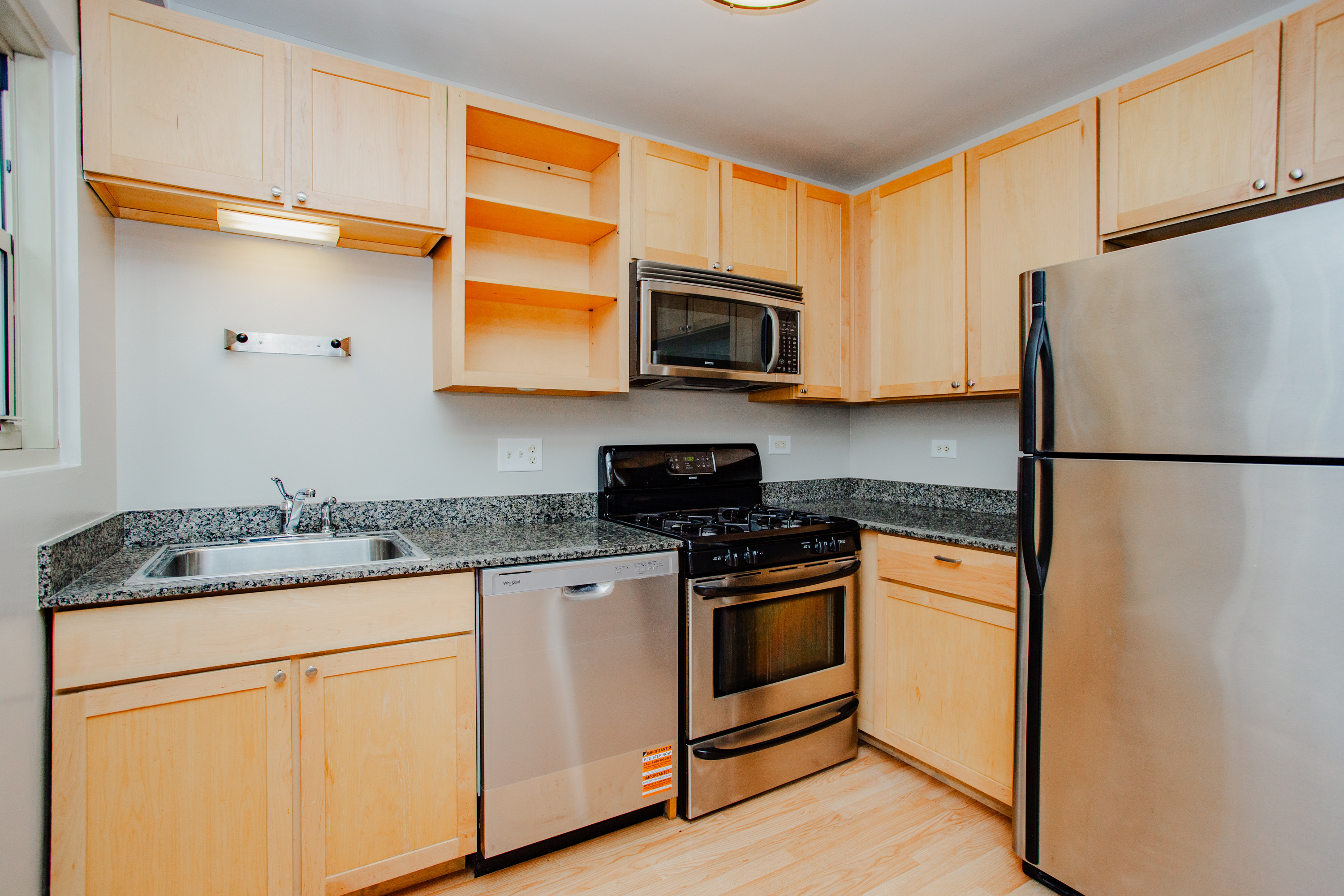  Great, Freshly Updated, Move-in ready Condo in the Heart of Rogers Park - 物件實景