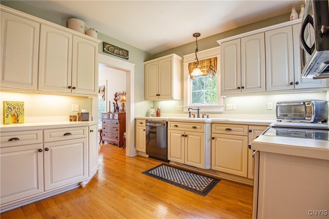 Rome, New York, 13440, United States, 4 Bedrooms Bedrooms, ,4 BathroomsBathrooms,Residential,For Sale,1906800