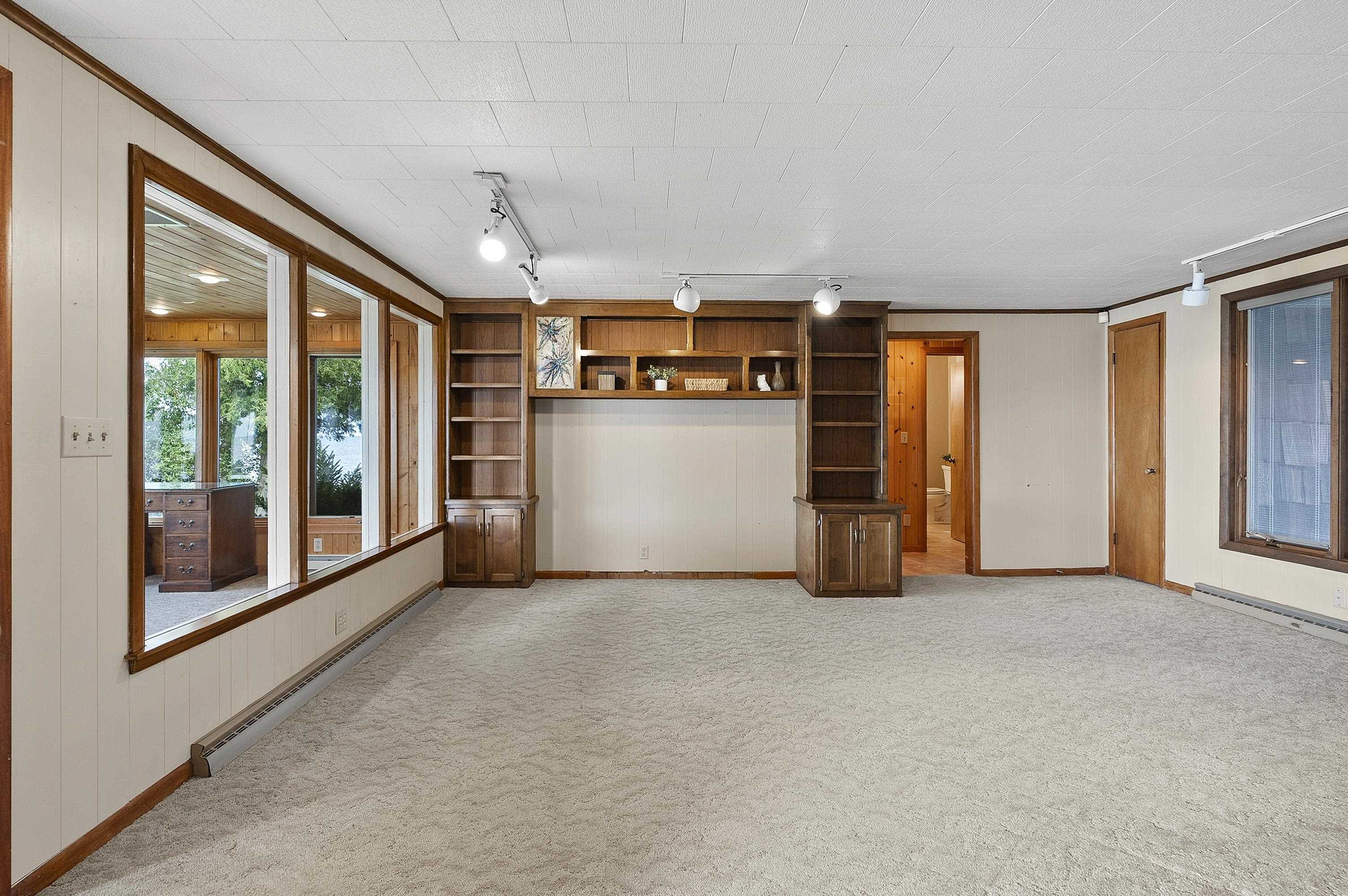 LUXEMBURG, Wisconsin, 54217, United States, 2 Bedrooms Bedrooms, ,2 BathroomsBathrooms,Residential,For Sale,1948944