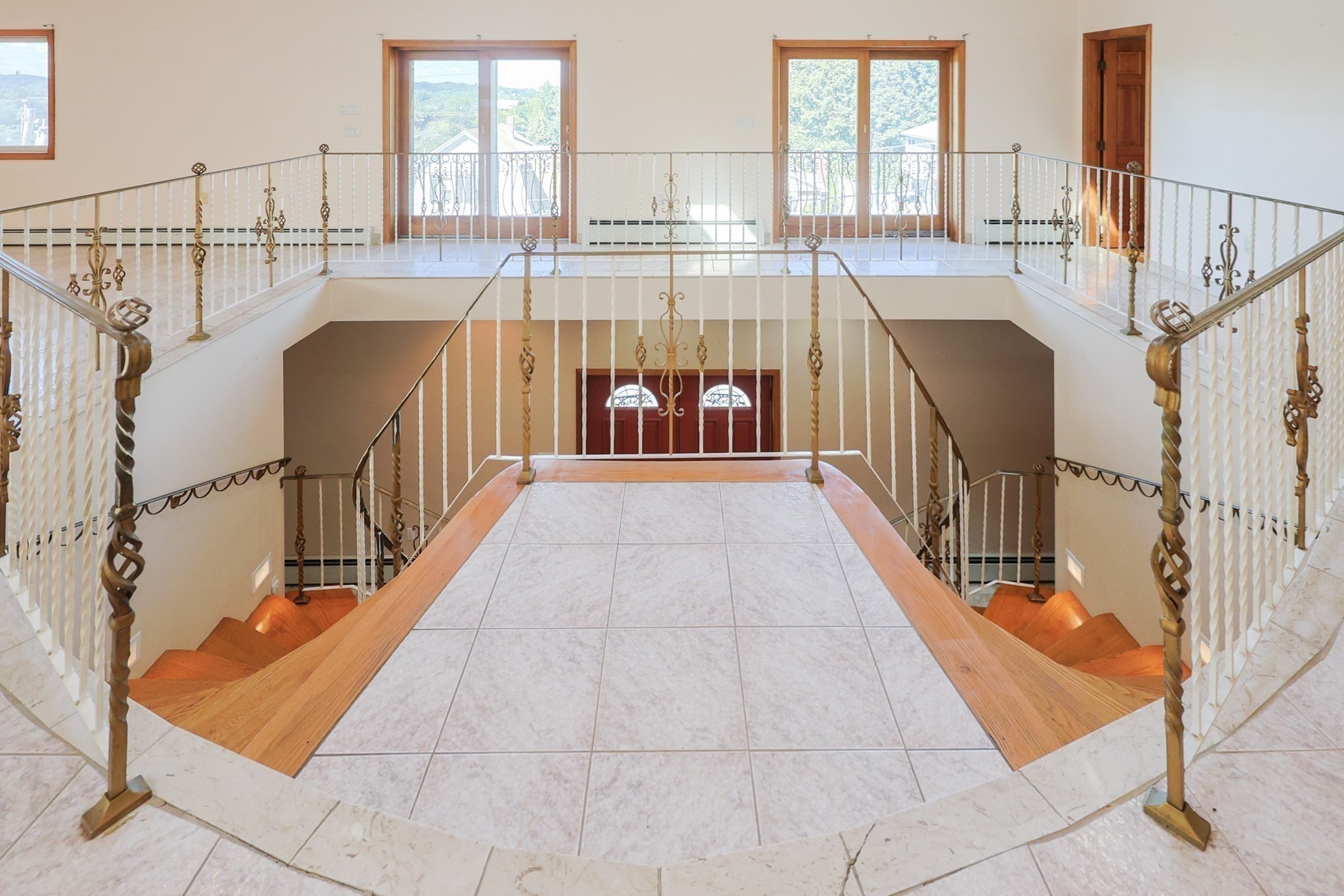 Revere, Massachusetts, 02151, United States, 4 Bedrooms Bedrooms, ,2 BathroomsBathrooms,Residential,For Sale,1934977