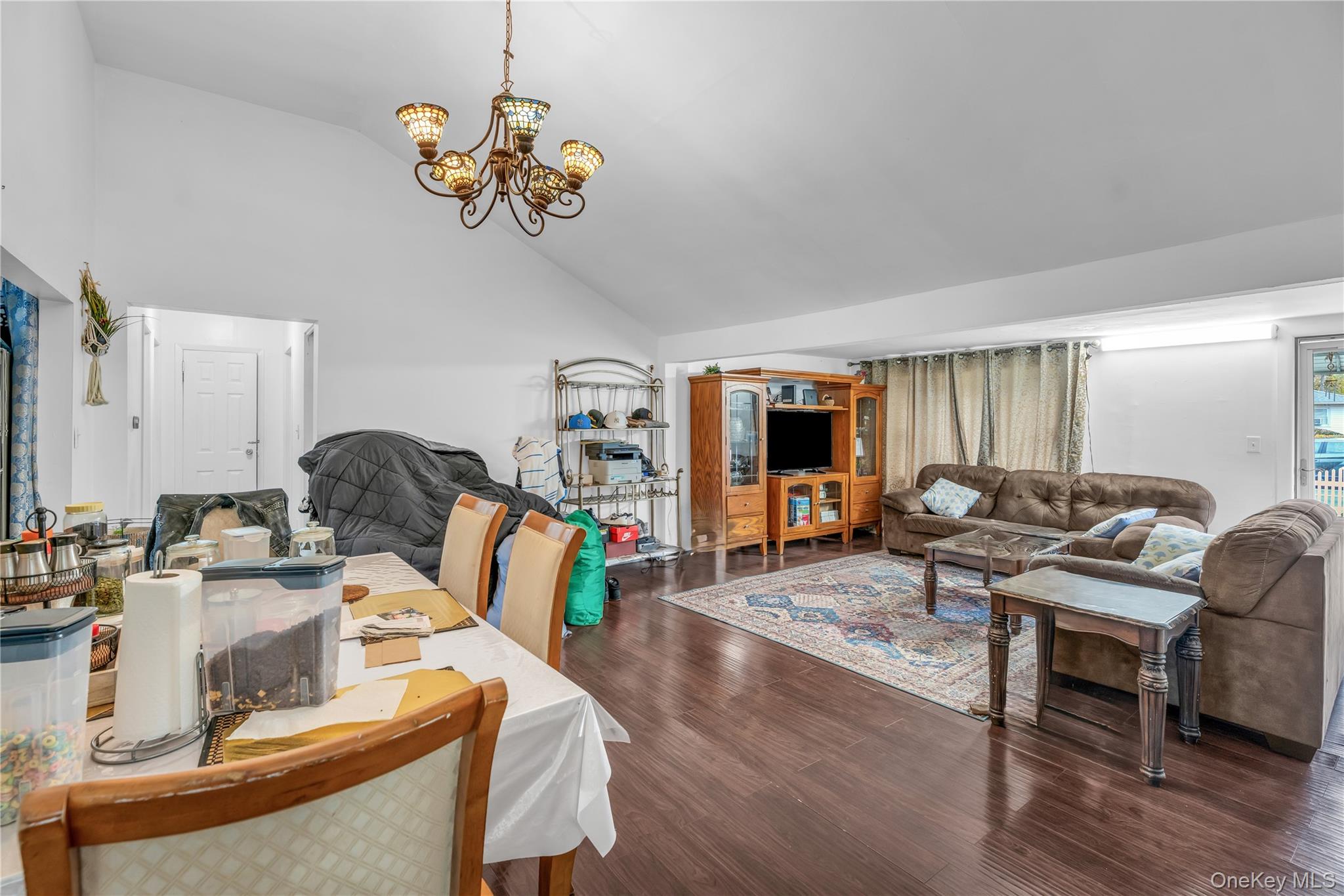 Mastic, New York, 11950, United States, 4 Bedrooms Bedrooms, ,3 BathroomsBathrooms,Residential,For Sale,1990878