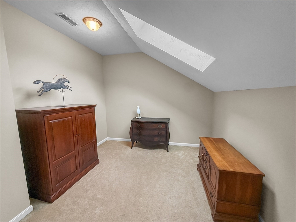 Haverhill, Massachusetts, 01830, United States, 2 Bedrooms Bedrooms, ,3 BathroomsBathrooms,Residential,For Sale,1940361