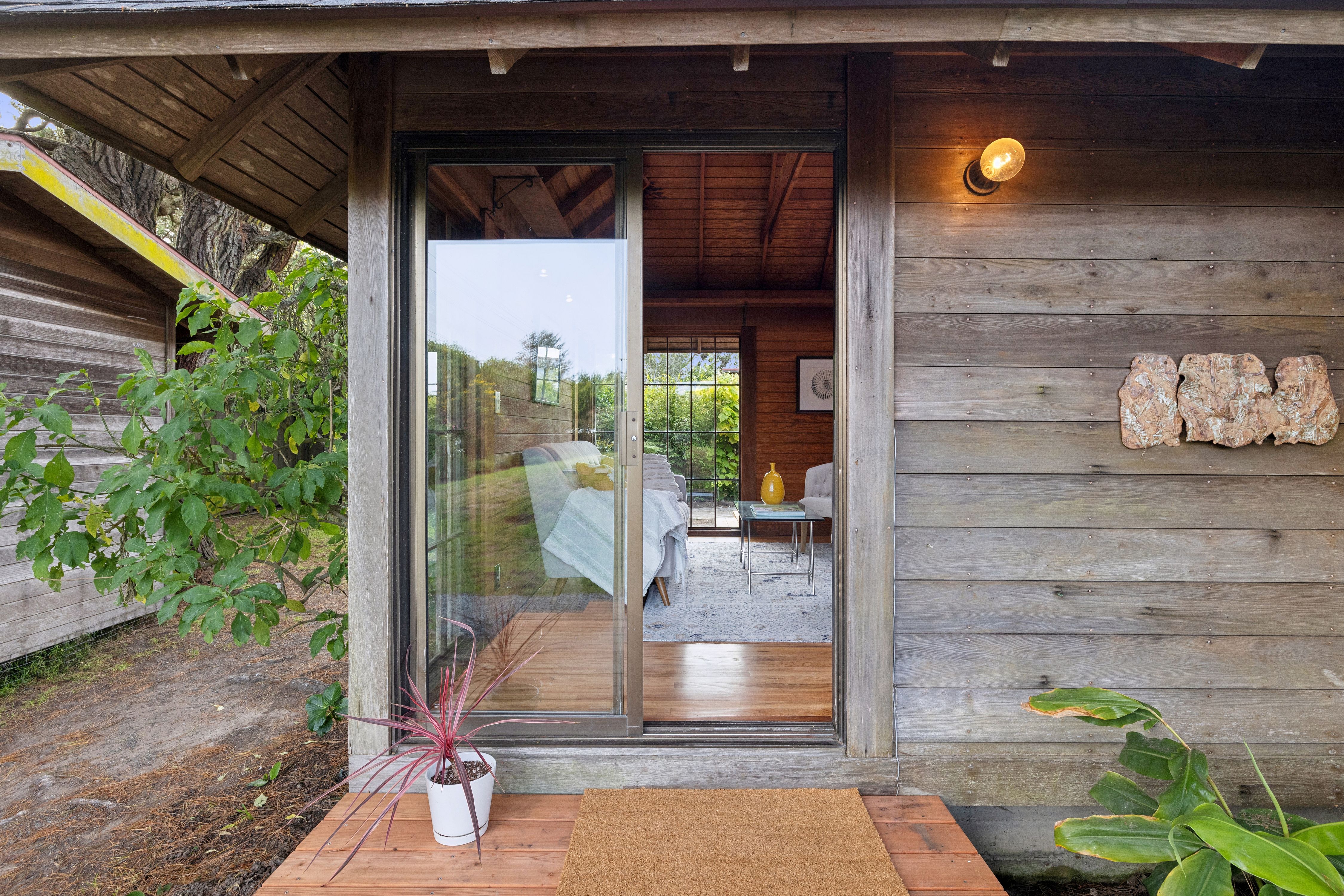 Redwood, Glass, and Companion Spaces - 物件實景