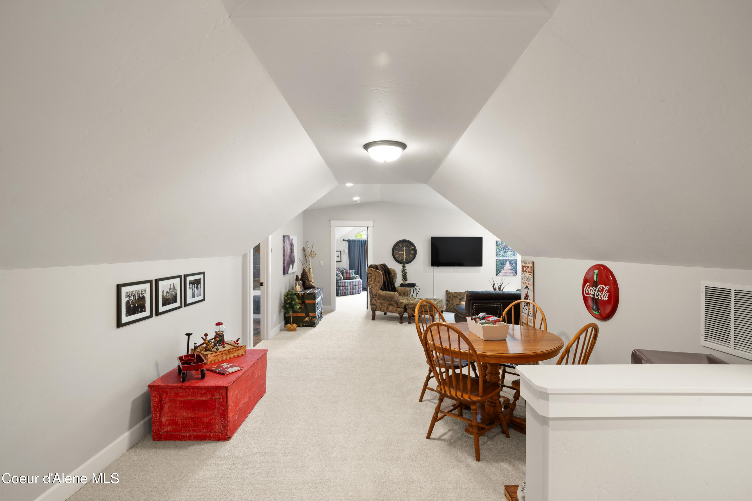 Coeur d'Alene, Idaho, 83815, United States, 5 Bedrooms Bedrooms, ,4 BathroomsBathrooms,Residential,For Sale,2048634