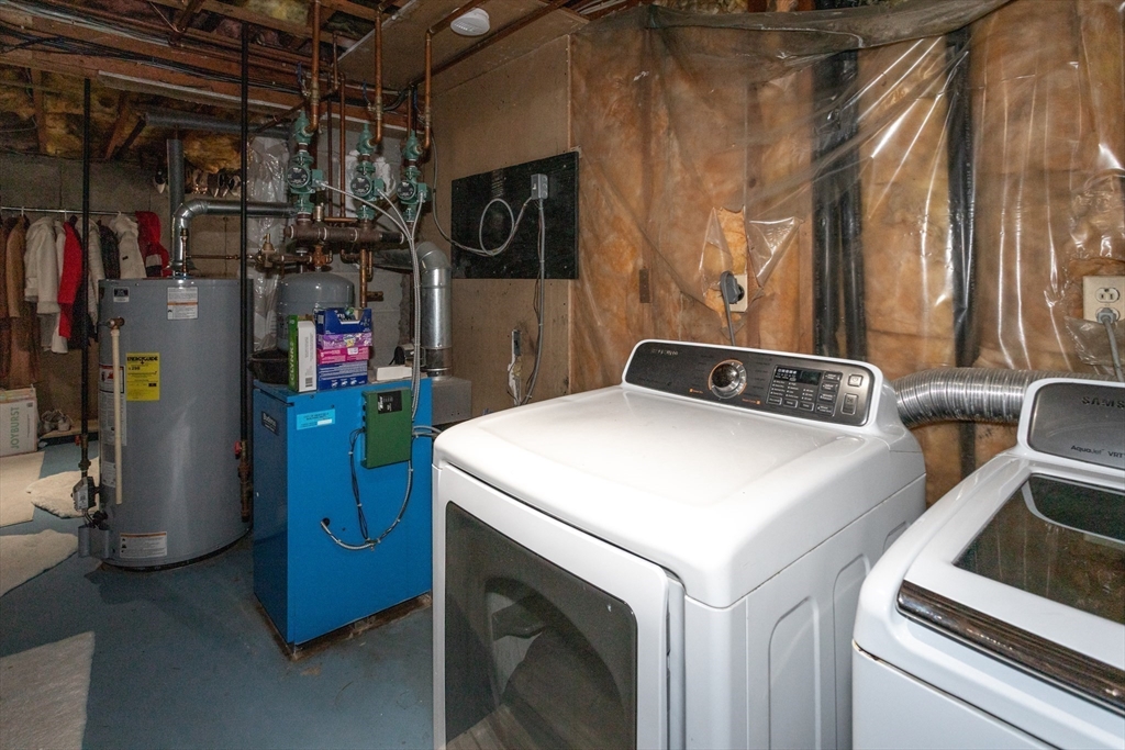 Westfield, Massachusetts, 01085, United States, 4 Bedrooms Bedrooms, ,2 BathroomsBathrooms,Residential,For Sale,1967509