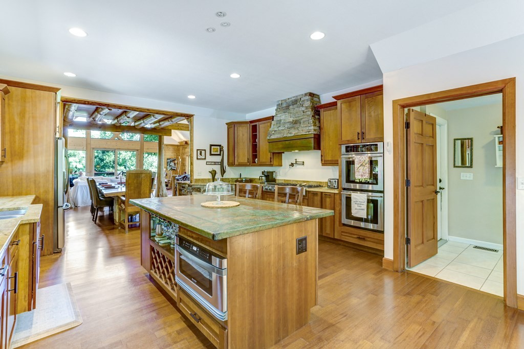 Hayesville, North Carolina, 28904, United States, 3 Bedrooms Bedrooms, ,5 BathroomsBathrooms,Residential,For Sale,1931942