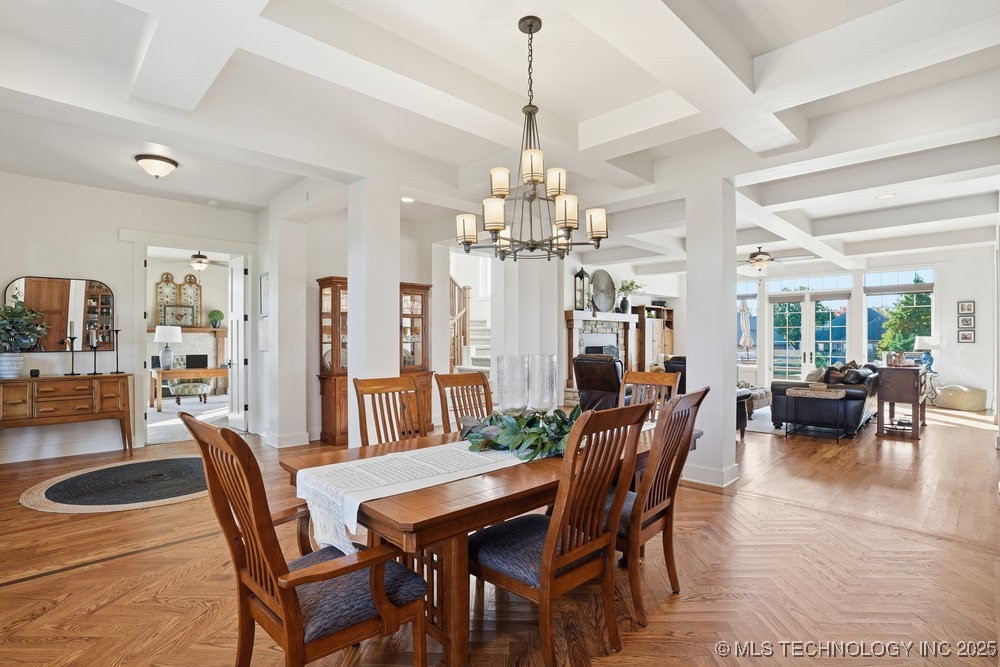 Jenks, Oklahoma, 74037, United States, 5 Bedrooms Bedrooms, ,6 BathroomsBathrooms,Residential,For Sale,1989076