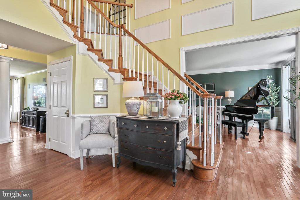 Waterford, Virginia, 20197, United States, 4 Bedrooms Bedrooms, ,5 BathroomsBathrooms,Residential,For Sale,1941290