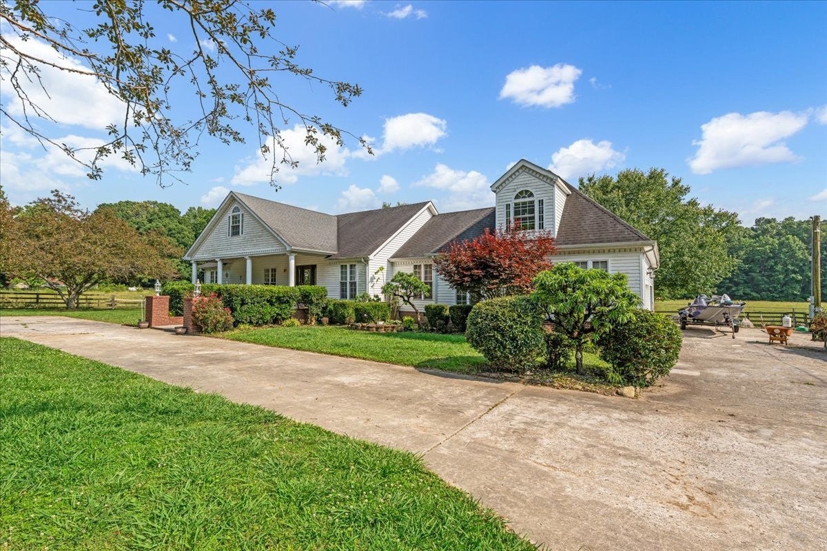 Jack Thomas Dr, Manchester, TN 37355