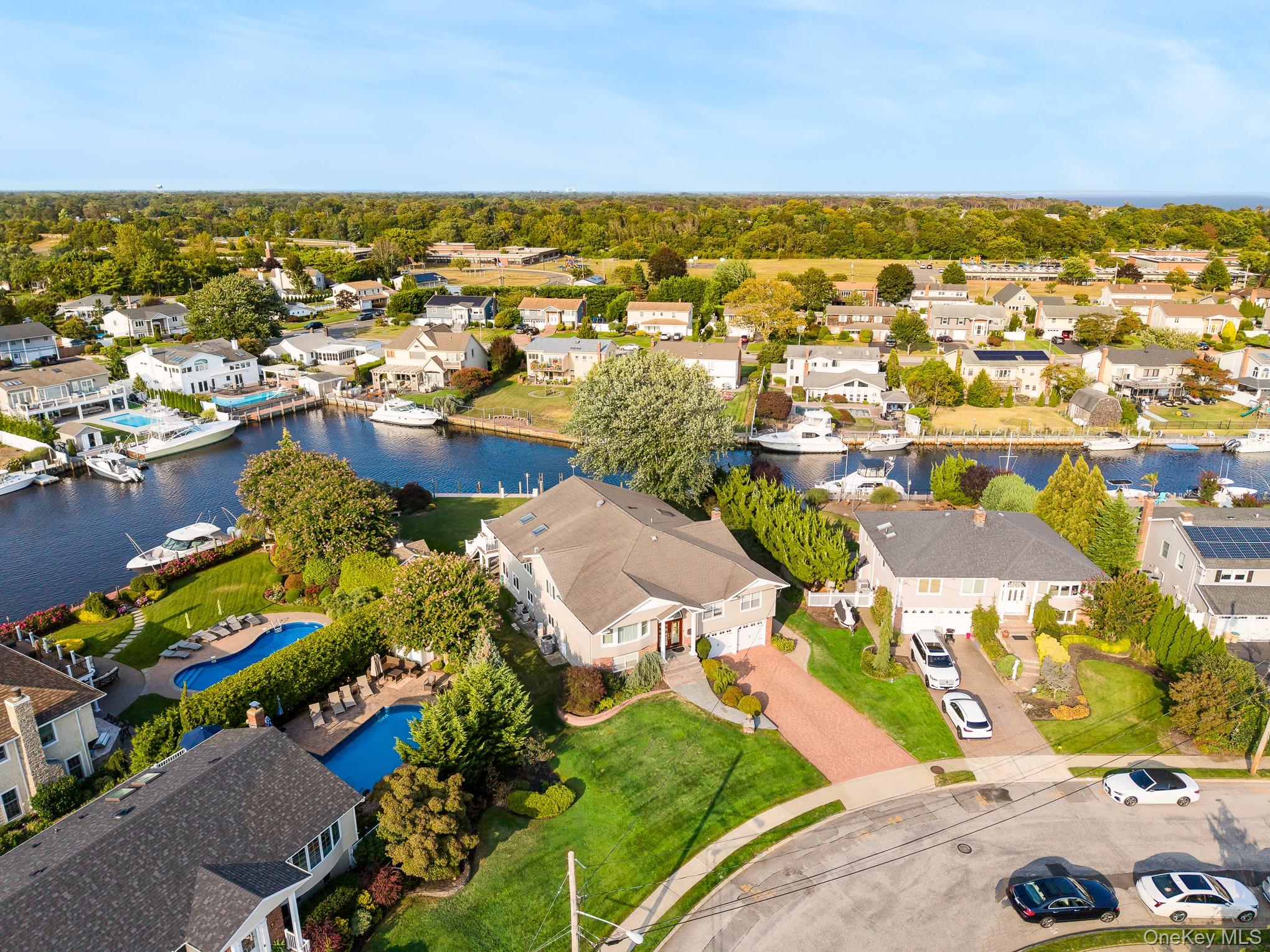 West Islip, New York, 11795, United States, 5 Bedrooms Bedrooms, ,5 BathroomsBathrooms,Residential,For Sale,1943882