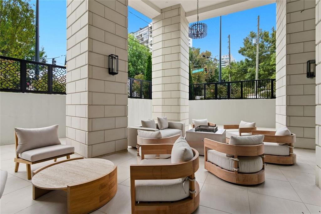 Atlanta, Georgia, 30305, United States, 2 Bedrooms Bedrooms, ,3 BathroomsBathrooms,Residential,For Sale,1979191